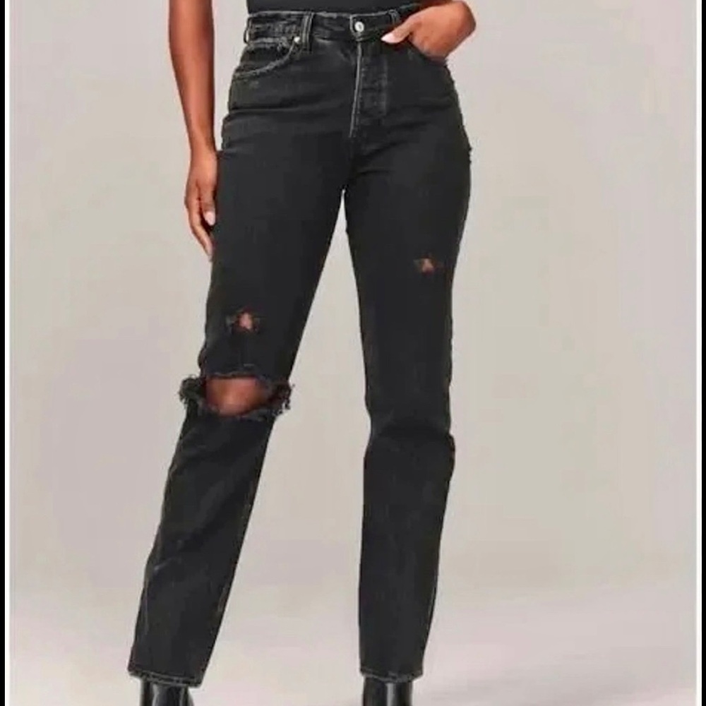Abercrombie & Fitch High Rise Dad Jean Black Distressed 26 / 2